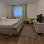 Hofer 3*