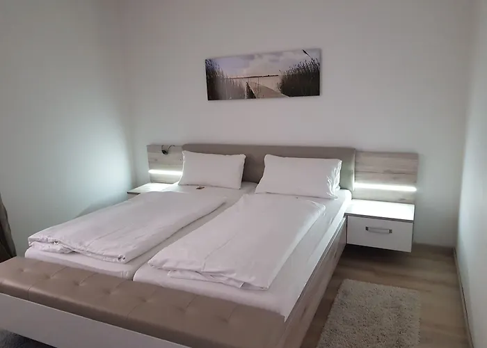 Hofer בית הארחה 3*